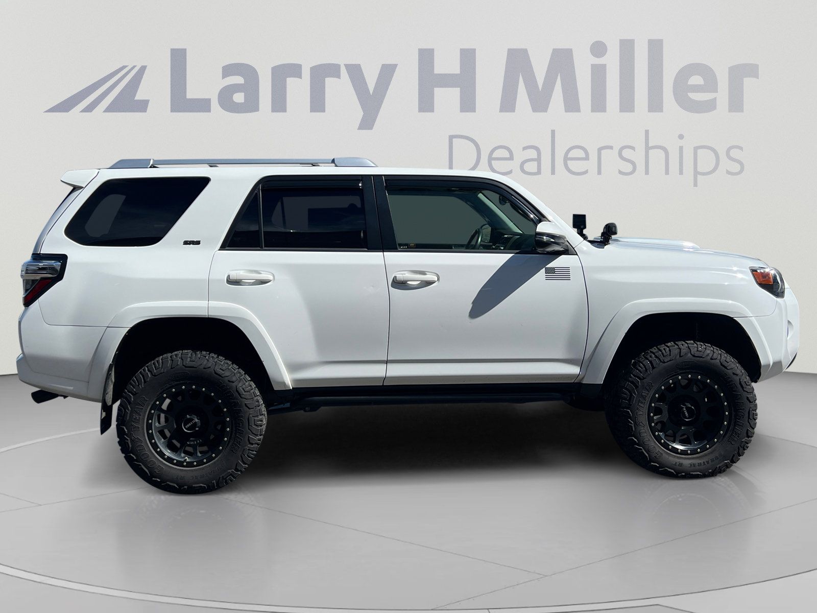 Used 2018 Toyota 4Runner SR5 Premium AWD/4WD image 6