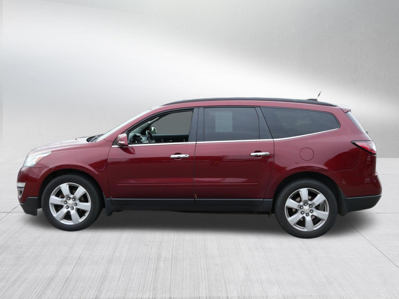 Used 2017 Chevrolet Traverse LT w/ True North Edition AWD/4WD image 4
