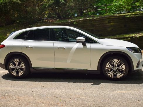 Used 2023 Mercedes-Benz EQE 350+ 4MATIC SUV image 9