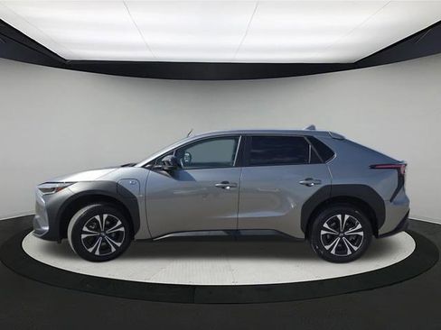 Certified 2023 Subaru Solterra AWD image 4