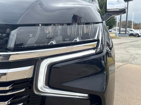 Used 2021 Chevrolet Suburban Premier w/ Premium Package image 10