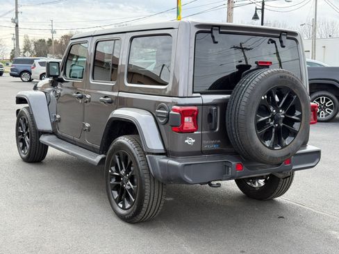 Used 2025 Jeep Wrangler Unlimited Sahara AWD/4WD image 6