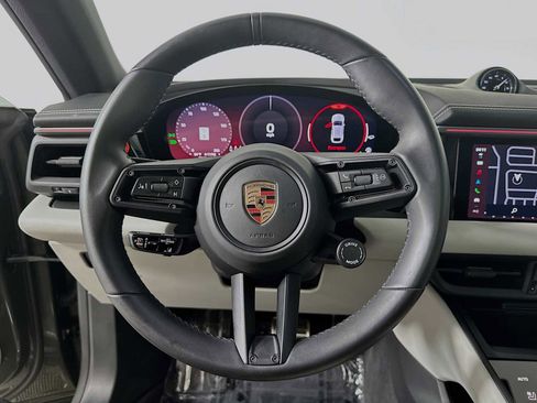 Certified 2025 Porsche Macan 4S Electric AWD/4WD image 14