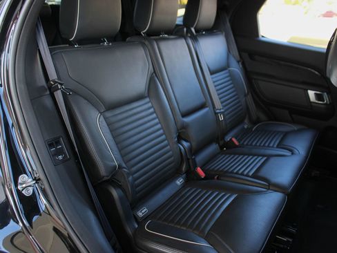 Used 2018 Land Rover Discovery HSE Luxury AWD/4WD image 20