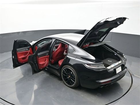 Used 2023 Porsche Panamera 4 image 30