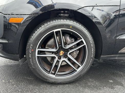 Used 2021 Porsche Macan w/ Premium Package image 9