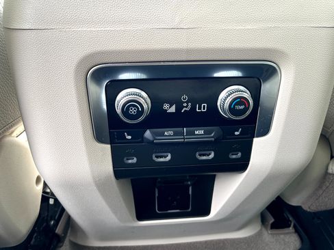 Used 2021 GMC Yukon Denali image 26