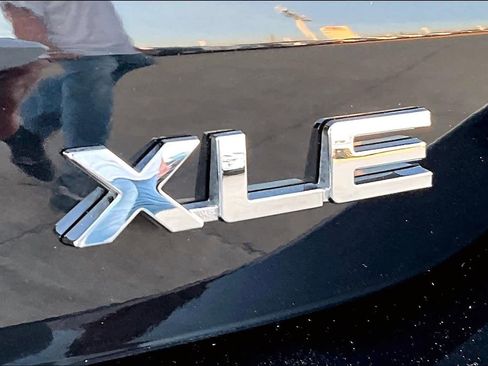 Used 2023 Toyota Highlander XLE image 10