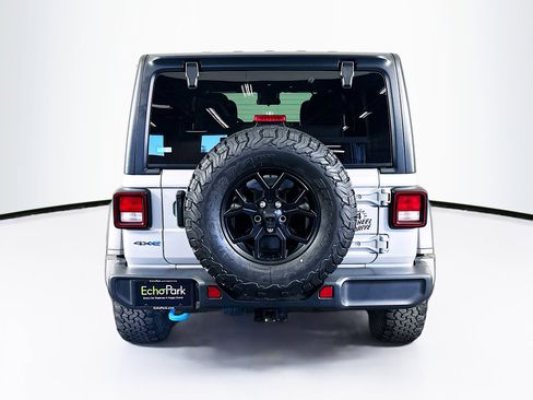 Used 2024 Jeep Wrangler Willys image 7