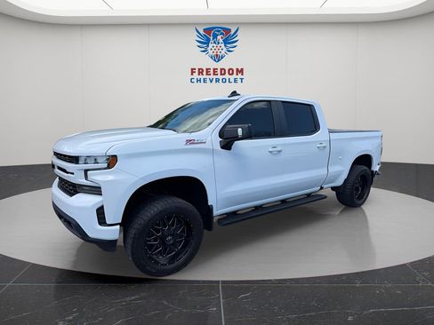 Used 2019 Chevrolet Silverado 1500 RST w/ True North Edition AWD/4WD image 2