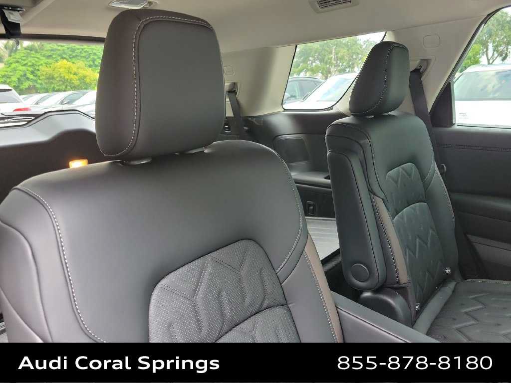 Used 2026 Nissan Pathfinder Platinum FWD image 21