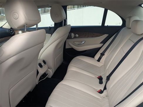 Used 2022 Mercedes-Benz E 350 Sedan image 11