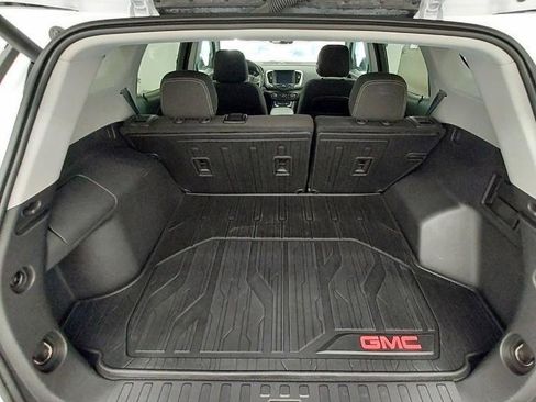 Used 2023 GMC Terrain SLE w/ Driver Convenience Package image 19