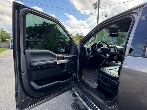 Used 2019 Ford F150 Lariat AWD/4WD image 5