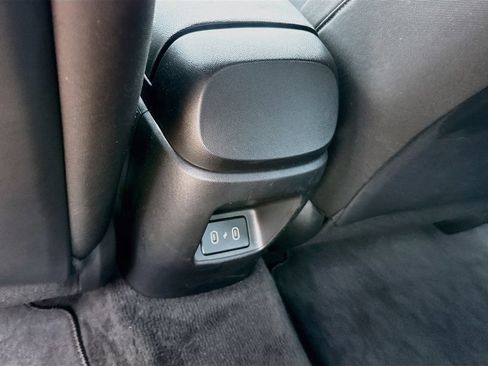 Used 2025 Hyundai Elantra Sport FWD image 28