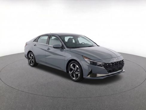 Used 2021 Hyundai Elantra Limited w/ Cargo Package FWD image 2