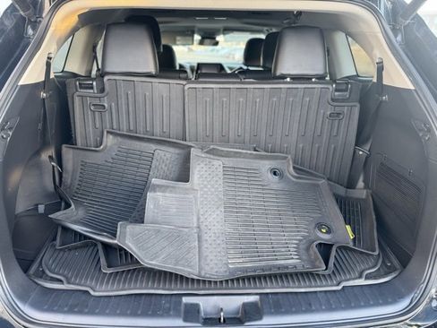 Certified 2021 Toyota Highlander XLE image 43