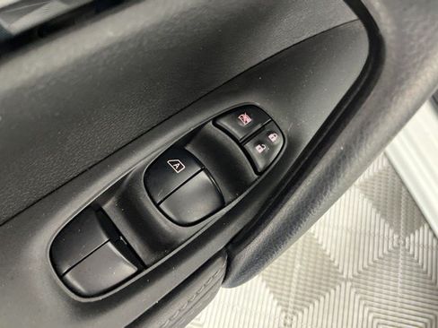 Used 2021 Nissan Rogue Sport SV FWD image 29