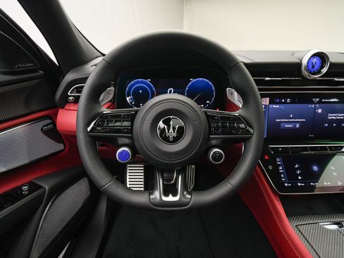 Used 2025 Maserati Grecale Modena AWD/4WD image 14