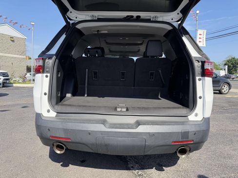 Used 2020 Chevrolet Traverse LT w/ LT Premium Package AWD/4WD image 18
