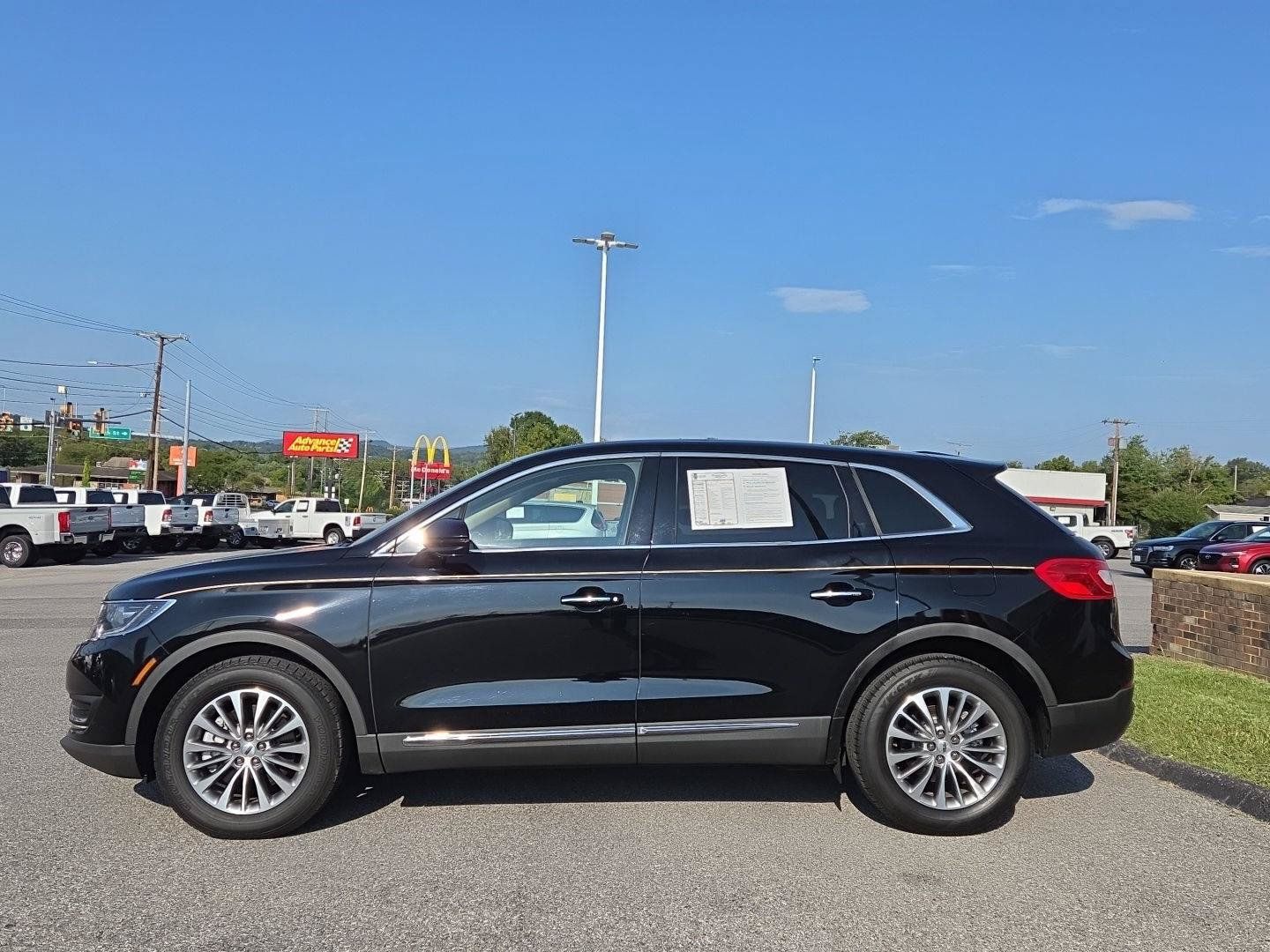 Used 2018 Lincoln MKX Select w/ Select Plus Package AWD/4WD image 6
