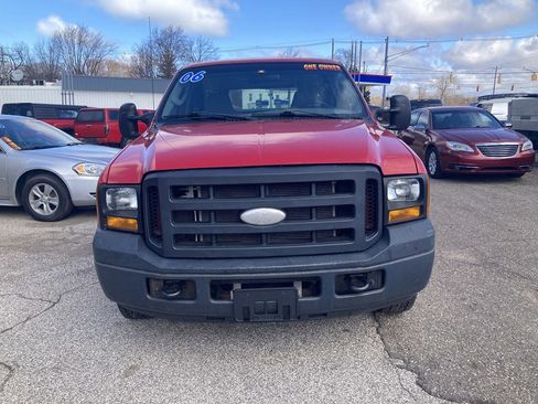 Used 2006 Ford F250 2WD Regular Cab Super Duty image 3