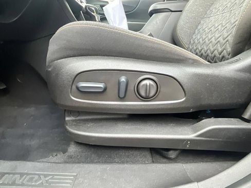 Used 2023 Chevrolet Equinox LT FWD image 15
