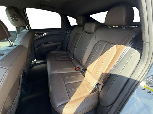 Used 2023 Audi Q4 e-tron Prestige image 16