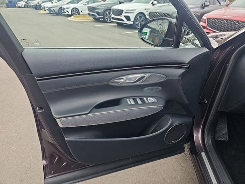 Used 2022 Genesis GV70 2.5T w/ Advanced Package image 11