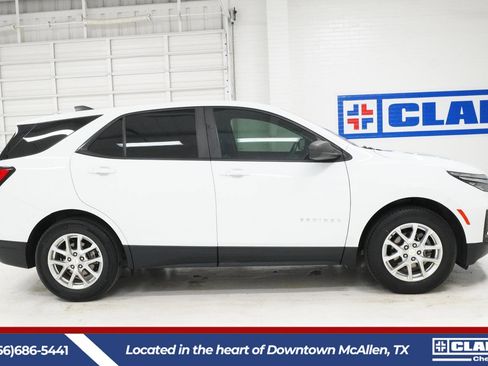 Used 2022 Chevrolet Equinox LS w/ LS Convenience Package FWD image 4