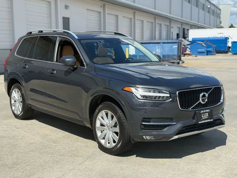 Used 2016 Volvo XC90 T6 Momentum w/ Momentum Plus Package image 4