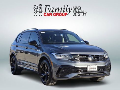 Used 2023 Volkswagen Tiguan SE R-Line image 2