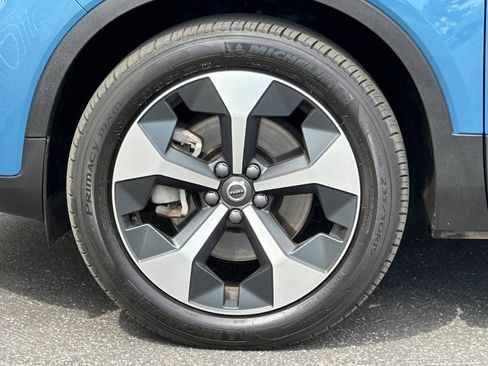 Used 2024 Volvo XC40 B5 Core image 27