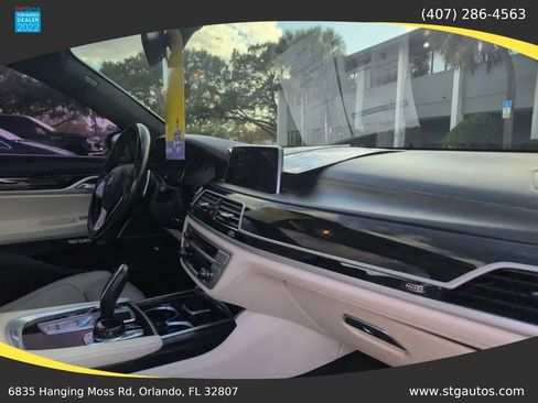 Used 2017 BMW 740i RWD image 31