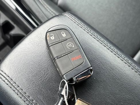 Used 2025 Jeep Compass Limited AWD/4WD image 21