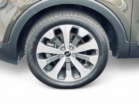 Used 2022 Kia Telluride S FWD image 12