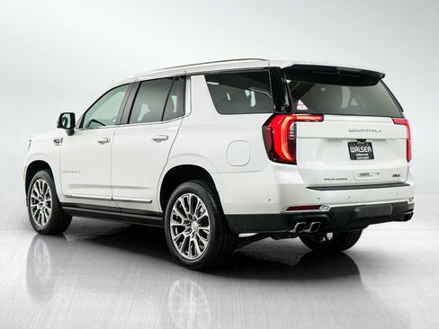 Used 2025 GMC Yukon Denali w/ Sun & Power Step Package AWD/4WD image 3