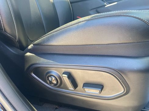 Used 2023 Jeep Grand Cherokee L Limited AWD/4WD image 11