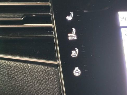 Used 2024 Jeep Wagoneer Series II image 30