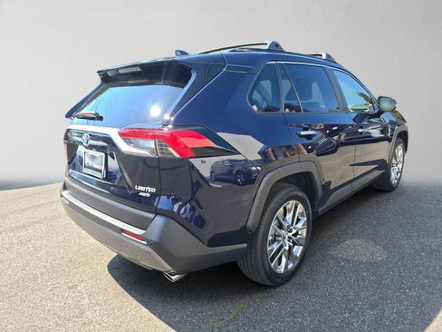 Used 2019 Toyota RAV4 Limited w/ Advanced Technology Package AWD/4WD image 3