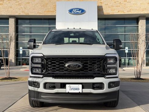 New 2026 Ford F250 Lariat w/ Black Appearance Package image 38