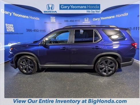 Certified 2025 Honda Pilot Sport image 7