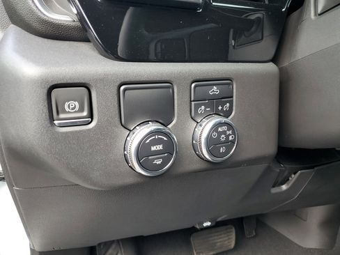 Used 2023 GMC Sierra 1500 Elevation image 25