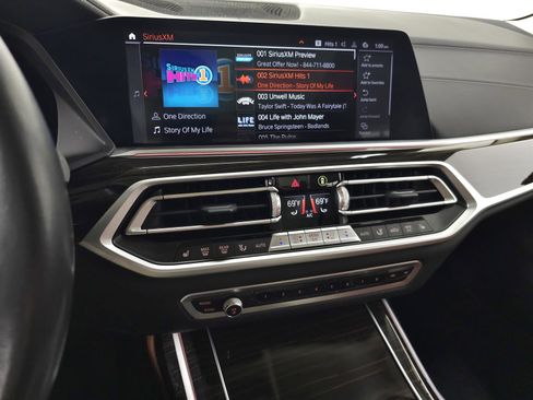 Used 2021 BMW X7 xDrive40i w/ Premium Package AWD/4WD image 26