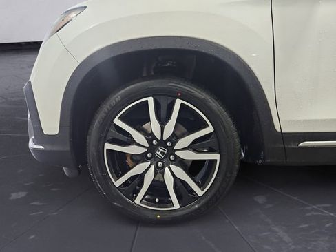 Used 2022 Honda Pilot Touring image 14