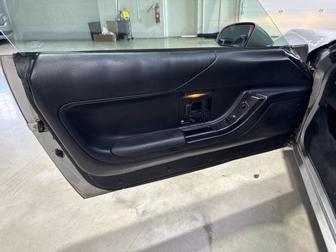 Used 1996 Chevrolet Corvette Coupe RWD image 24