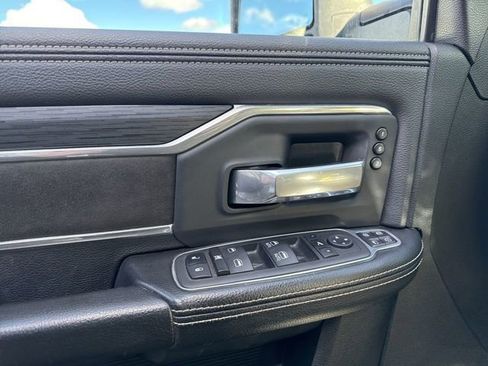 Used 2023 RAM 3500 Laramie w/ Night Edition image 19