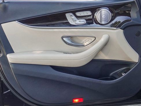 Used 2019 Mercedes-Benz E 300 image 19