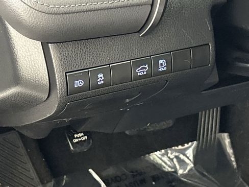 Used 2021 Toyota Camry LE image 12