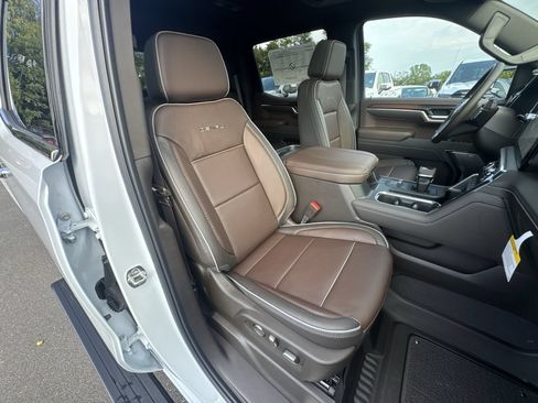 New 2026 GMC Sierra 1500 Denali w/ Denali Reserve Package AWD/4WD image 26
